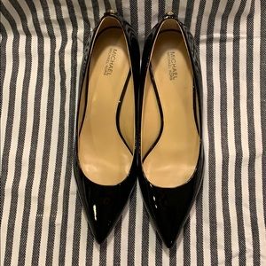 MICHAEL Michael Kors✨Black Patent Kitten Heel -EUC